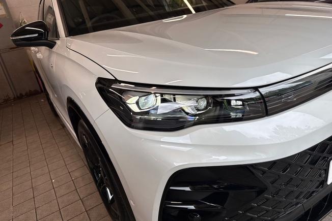 VOLKSWAGEN Tiguan Photo 19