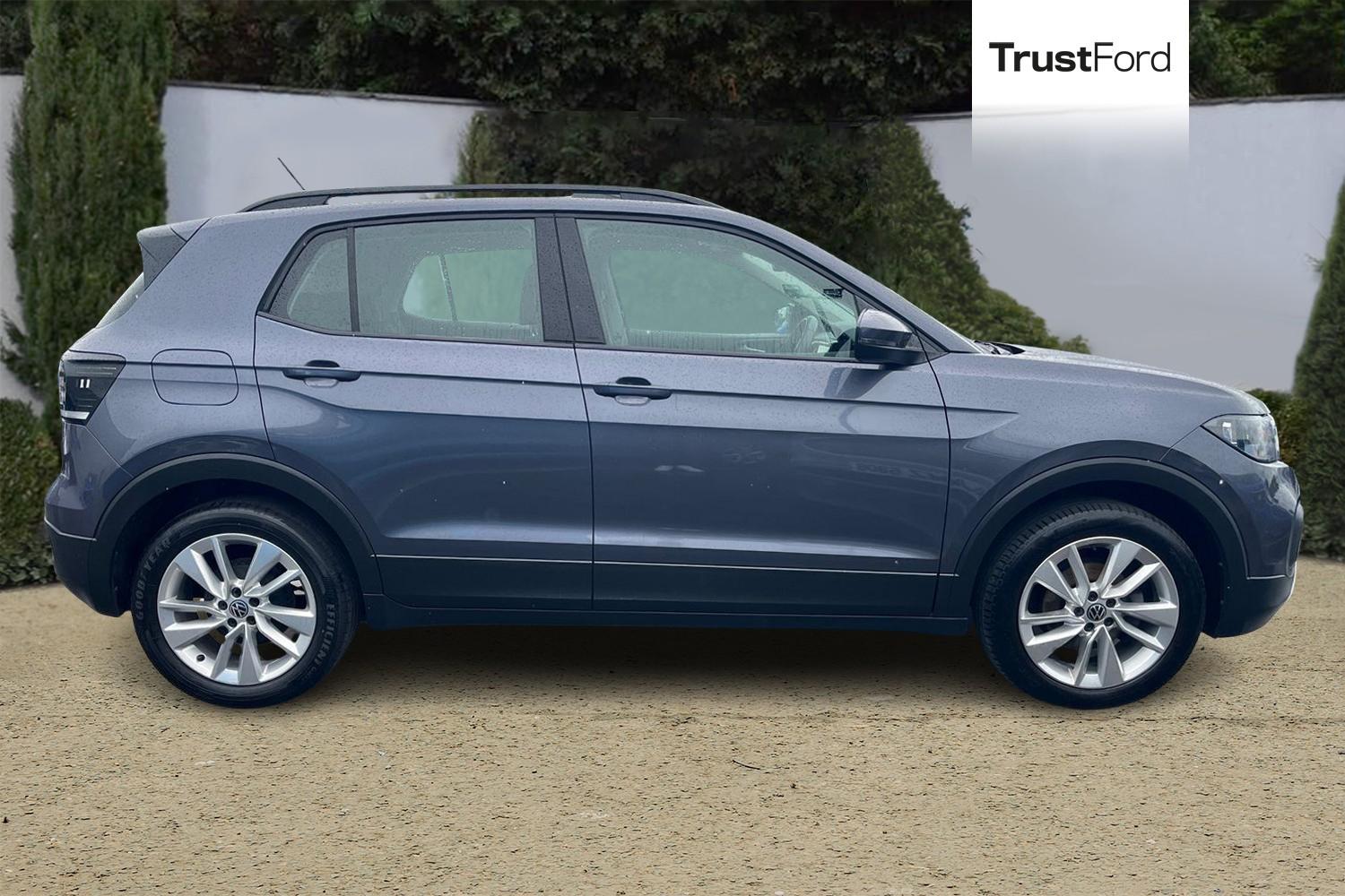 Volkswagen T-CROSS Photo 2
