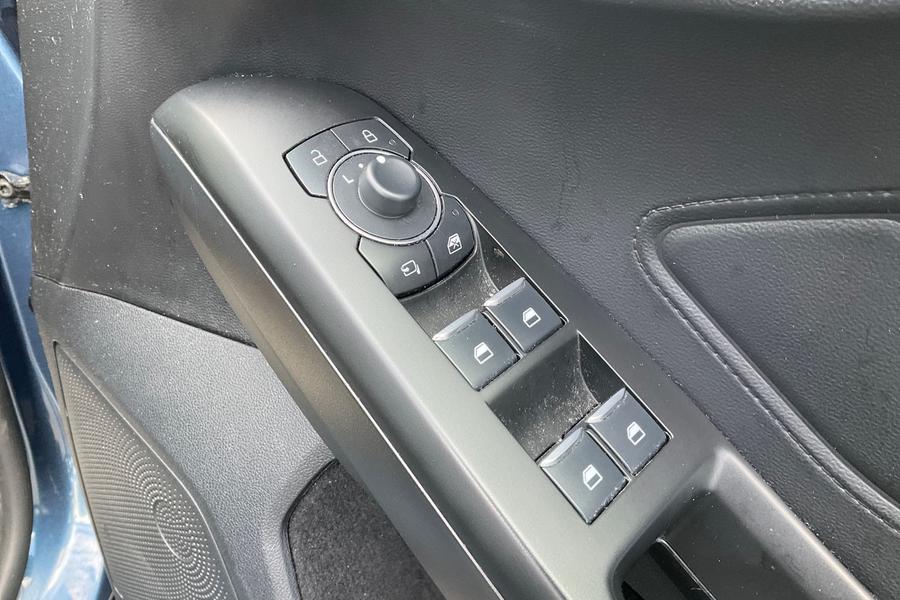 Ford FOCUS Photo autoimg-31e074443cae9c042cd1c2923c08cc5959c0a38e.jpg
