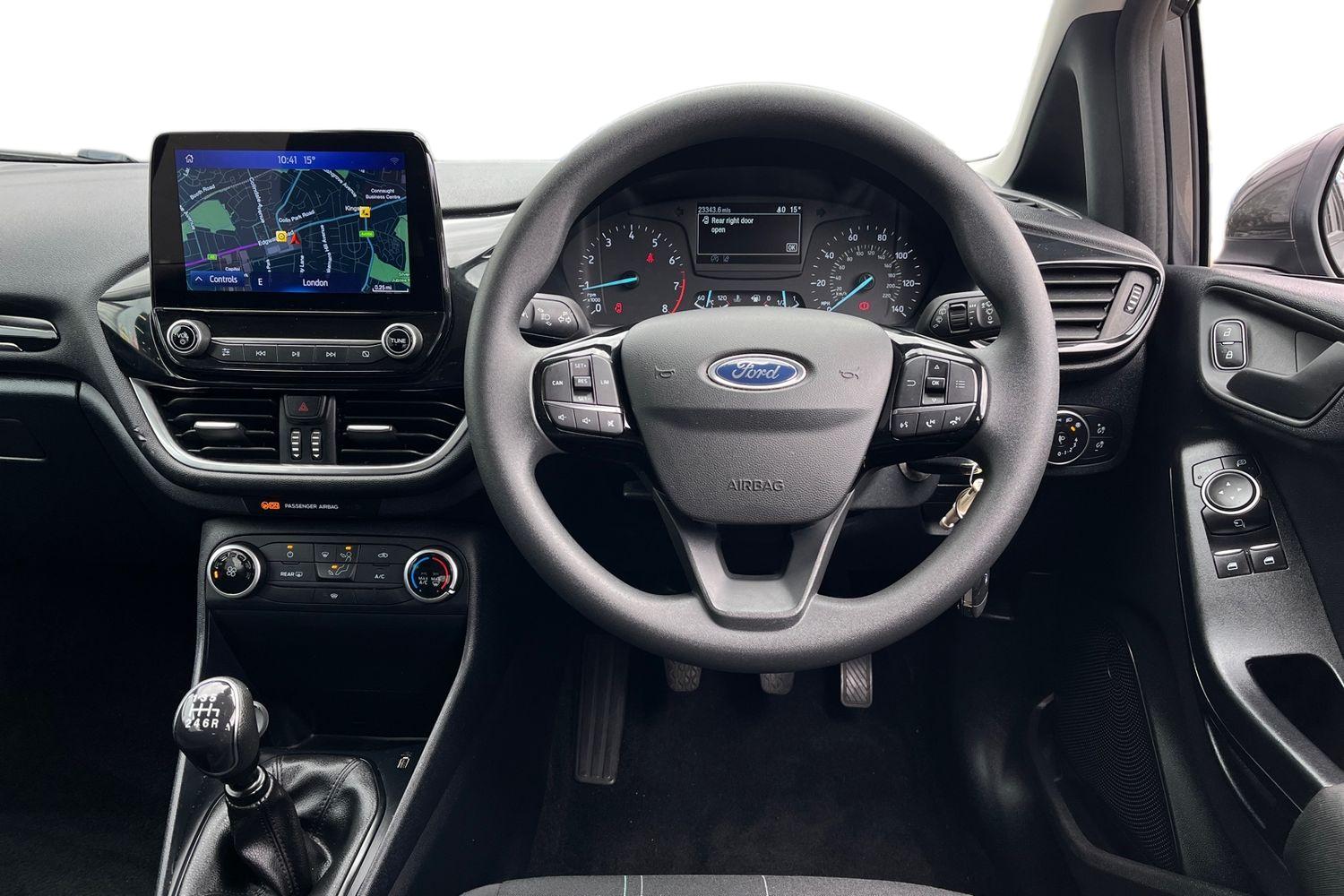 Ford Fiesta Photo 10
