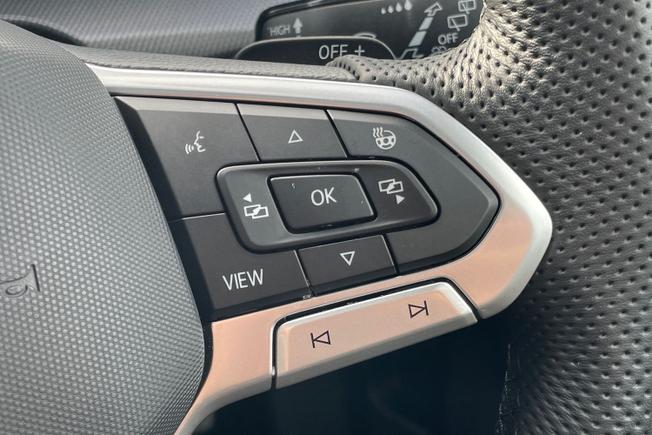 VOLKSWAGEN Golf Photo 17
