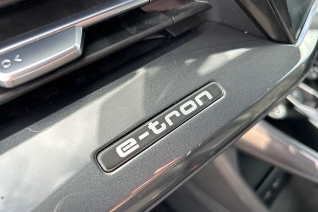 Audi Q4 E-Tron Photo 42