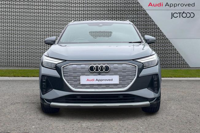 AUDI Q4 e-tron Photo 8