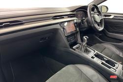 VOLKSWAGEN Arteon Photo 2