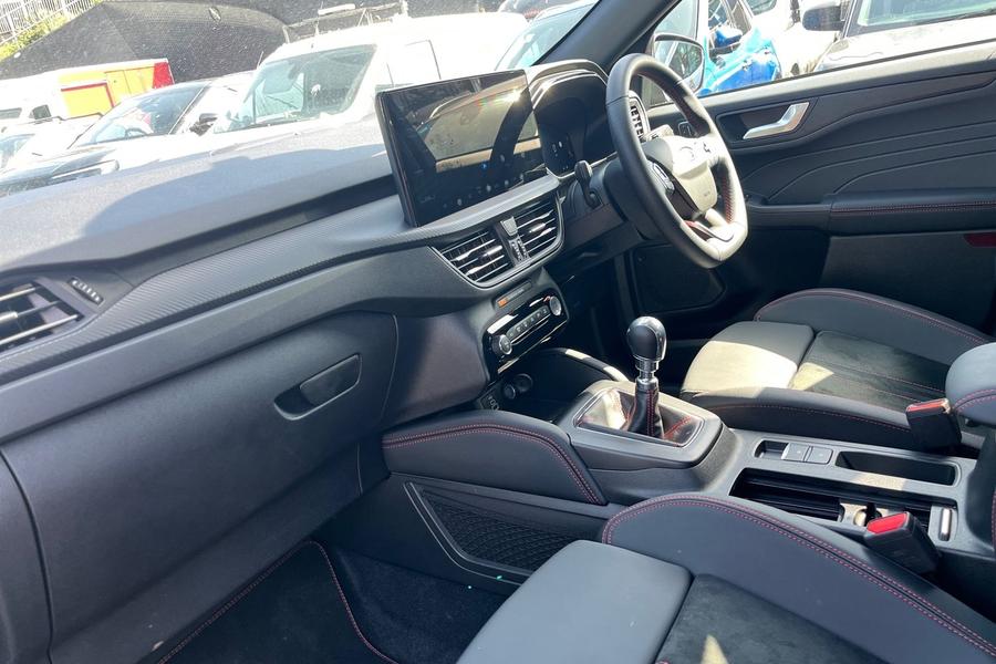 Ford KUGA Photo autoimg-320907693e34edee358dd80c25a2732396a93864.jpg