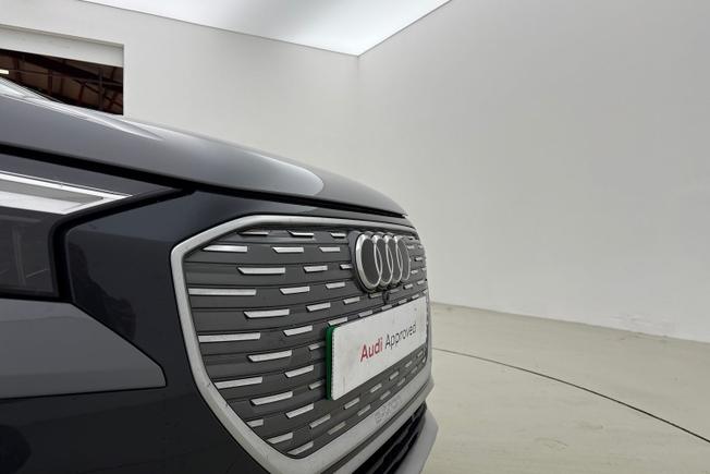 Audi Q4 Photo 21