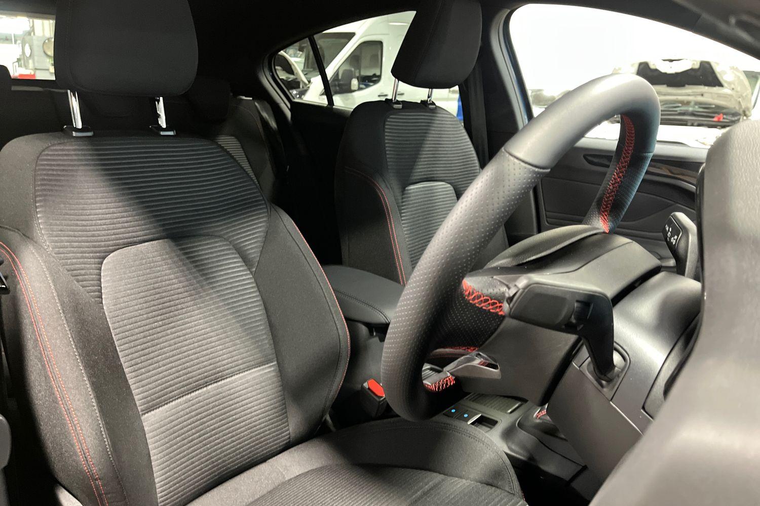 Ford Focus Photo 16
