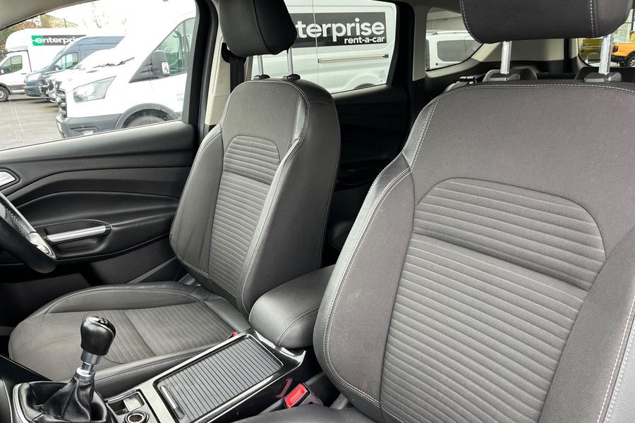 Ford KUGA Photo autoimg-320feb2ad25397e3343d4b7c6193369cea0c0219.jpg