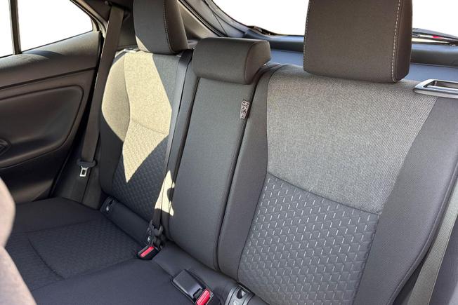TOYOTA Yaris Cross Photo 9