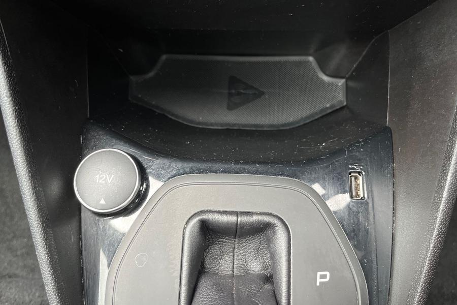 Ford FIESTA Photo autoimg-3217335b329eb03aa341b3e221402892b4056ab7.jpg