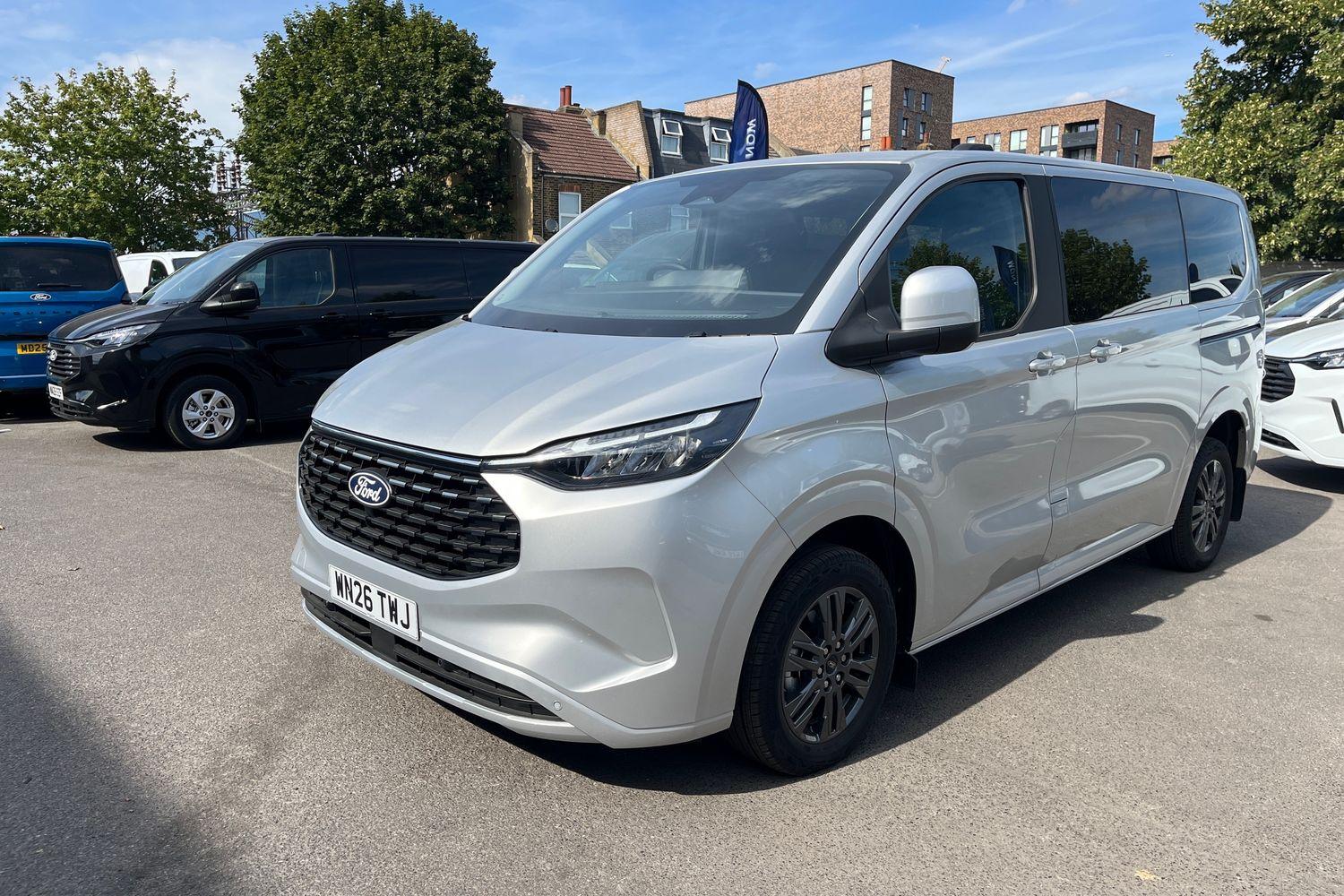 Ford TOURNEO CUSTOM Photo 31