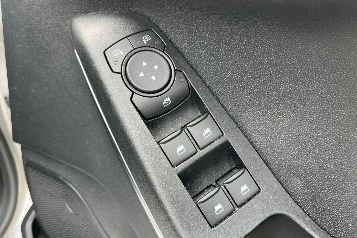 Ford FIESTA Photo 15