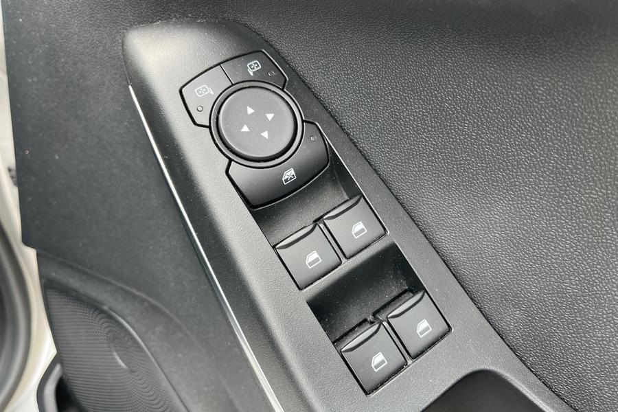 Ford FIESTA Photo autoimg-321ad5c0de2c57e765e0b0cf4230667336bfe608.jpg