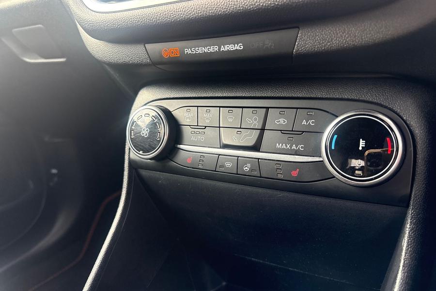 Ford FIESTA Photo autoimg-321c1e5c497c02cc4c64076a61059837d9610da5.jpg