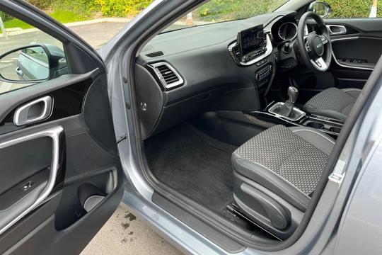 Kia Ceed Photo autoimg-321c75fc2fce05de85d34ff224514f39b93c4427.jpg