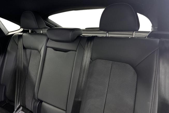 AUDI Q3 Photo 9
