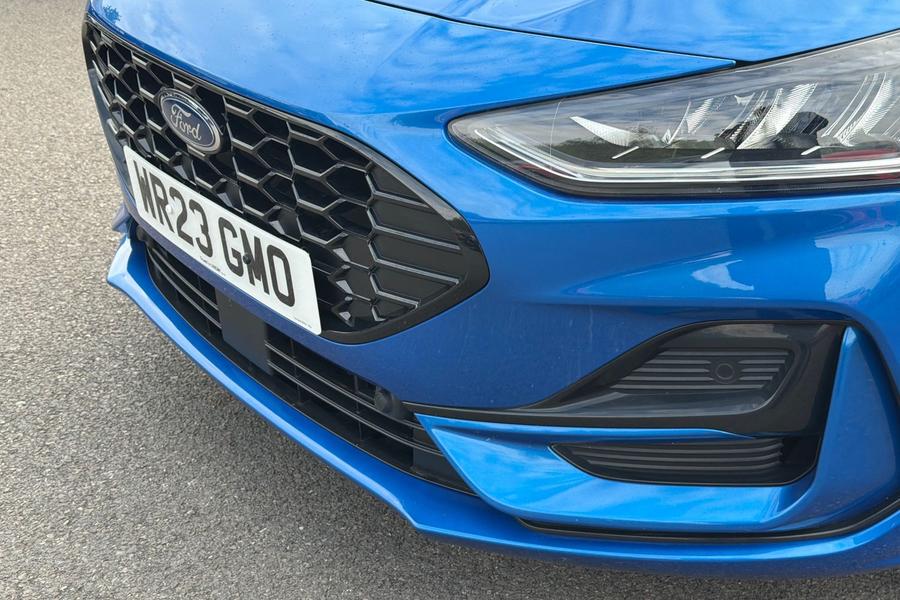 Ford FOCUS Photo autoimg-321de98dcaac783243927956296f71a7f4e0b00e.jpg