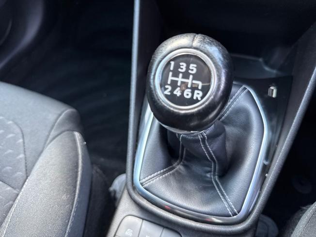 FORD Fiesta Photo 32