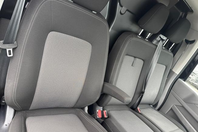 VOLKSWAGEN Transporter Photo 24