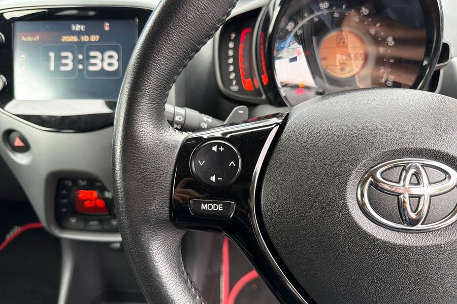 Toyota AYGO Photo autoimg-322b2907b01d33be00cc7c45d1b6abcb257bf424.jpg
