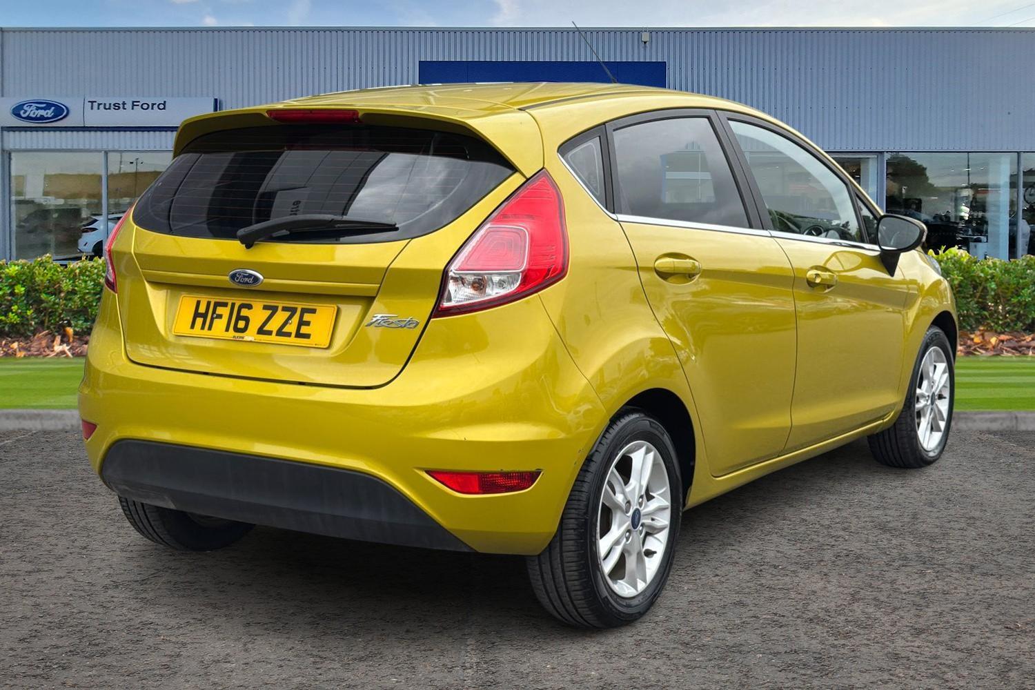 Ford FIESTA Photo 3