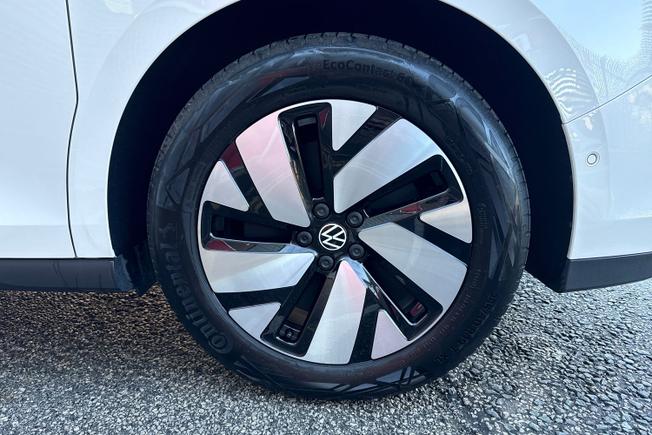 VOLKSWAGEN ID. BUZZ Cargo Photo 5