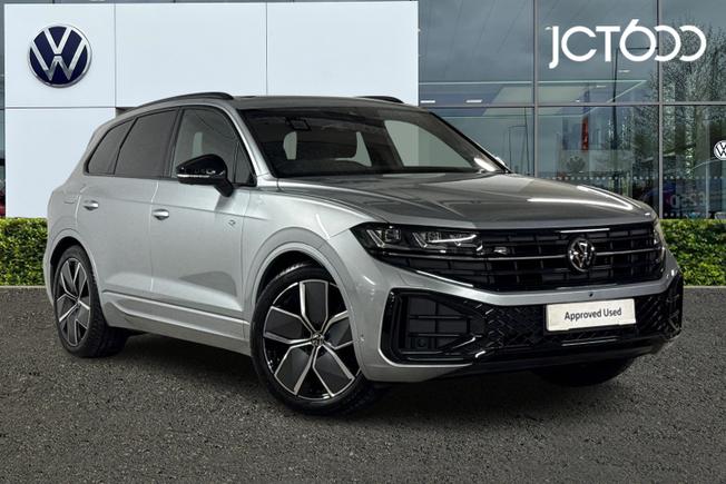 VOLKSWAGEN Touareg Photo 1