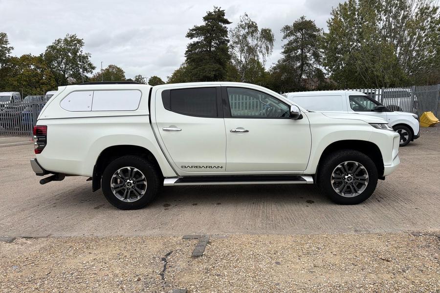Mitsubishi L200 Photo autoimg-323167ab18142ab61e54c76ecc540f410031debf.jpg