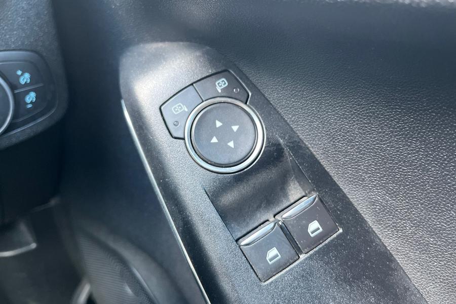 Ford FIESTA Photo autoimg-3231943e75a01d36549bacac28bb7a2974e562fb.jpg