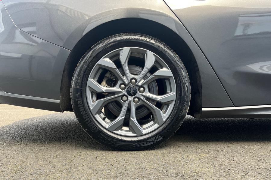 Ford FOCUS Photo autoimg-323456259a1d5dbe220f57431beb74b6d81f5cdd.jpg