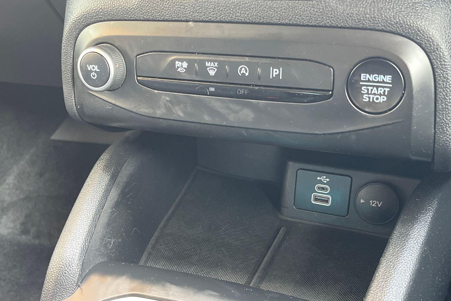 Ford FOCUS Photo 27