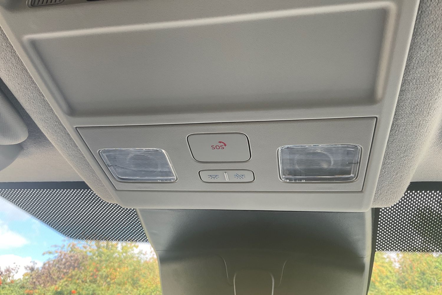 Ford E-Transit Custom Photo 23