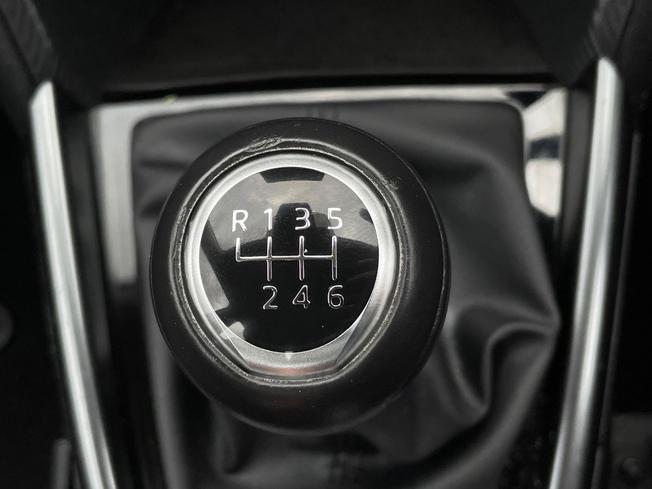 MAZDA Mazda2 Photo 40