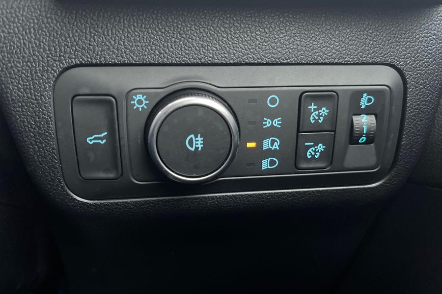 Ford KUGA Photo autoimg-323eb3fb9d2fe43d4c7b4b611818f008b0b47978.jpg