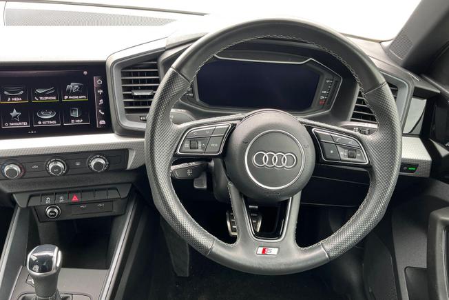 Audi A1 Photo 11