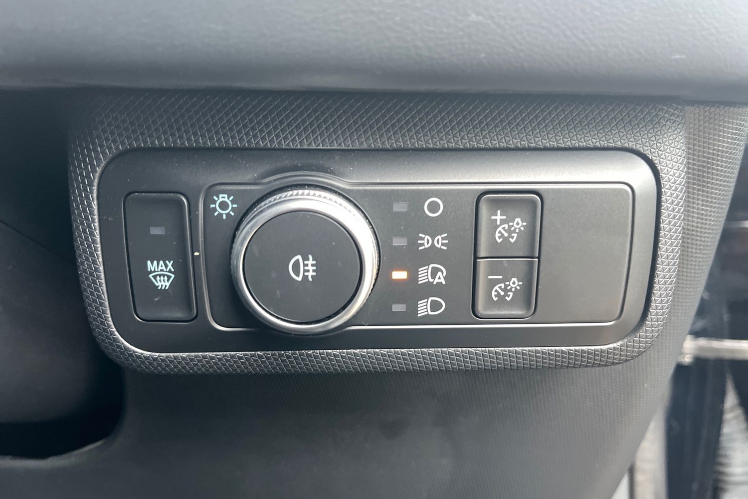 Ford Mustang Mach-E Photo 38