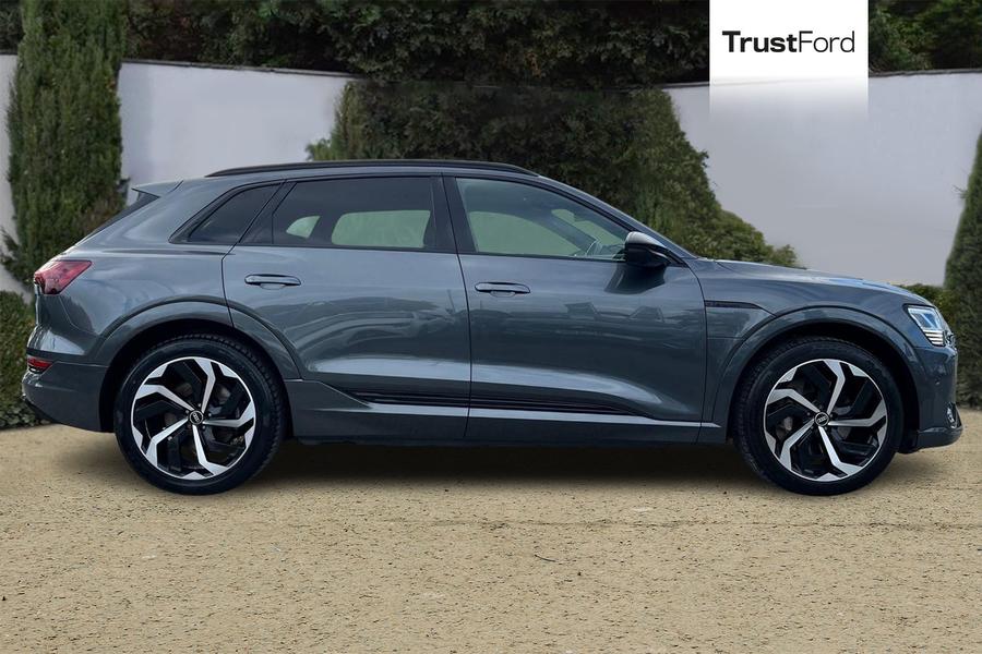 Audi e-tron Photo autoimg-3246a658e50ea3d7077c03cbab7ee2474ccbdf4d.jpg