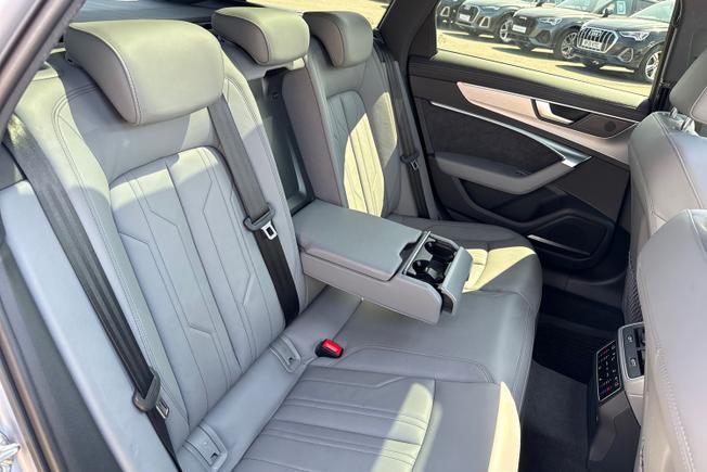 AUDI A6 Avant Photo 34