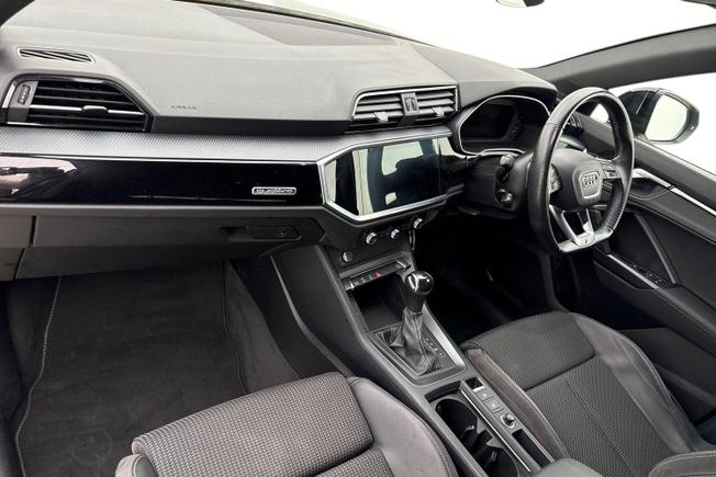 Audi Q3 Photo 2