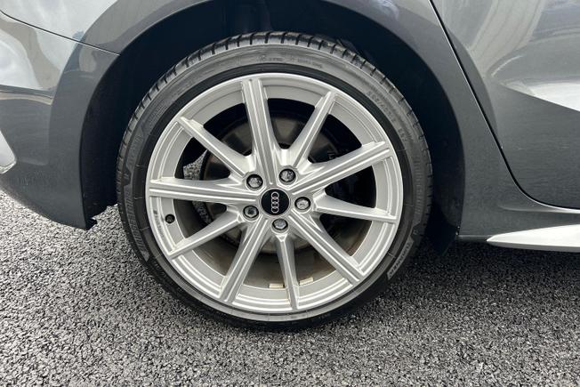 AUDI S3 Photo 5