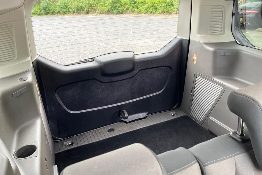 Ford GRAND TOURNEO CONNECT Photo autoimg-32514c2cc11a9d9f52436c3a05c03c0a42b62b44.jpg