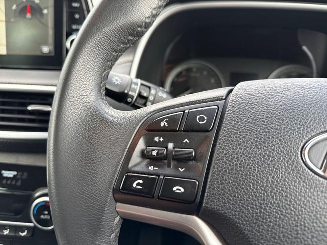 HYUNDAI Tucson Photo 16