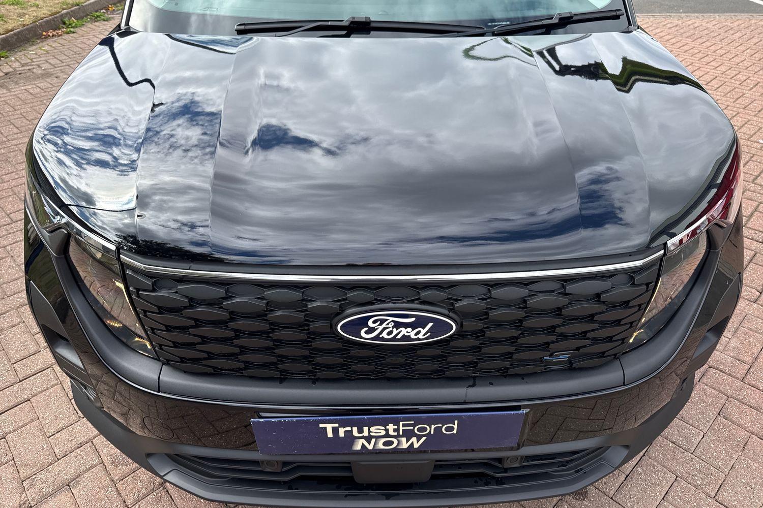 Ford E-TRANSIT COURIER Photo 22