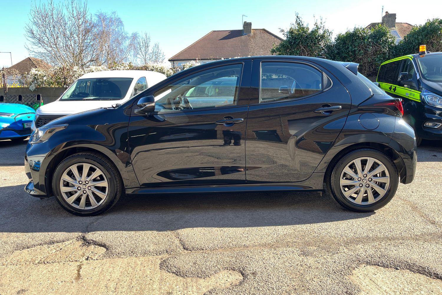 Toyota YARIS Photo 35