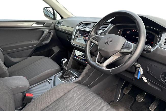VOLKSWAGEN Tiguan Allspace Photo 6