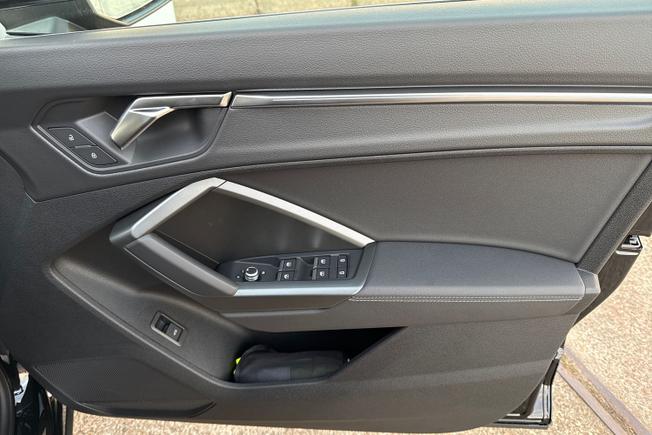 AUDI Q3 Photo 47