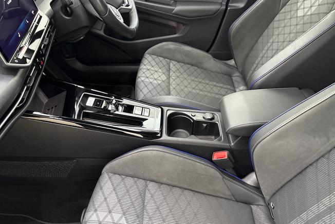 VOLKSWAGEN GOLF Photo 21