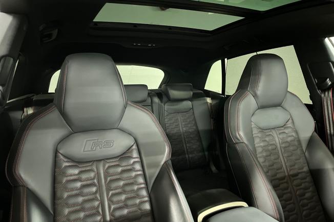 AUDI Rsq8 Photo 24