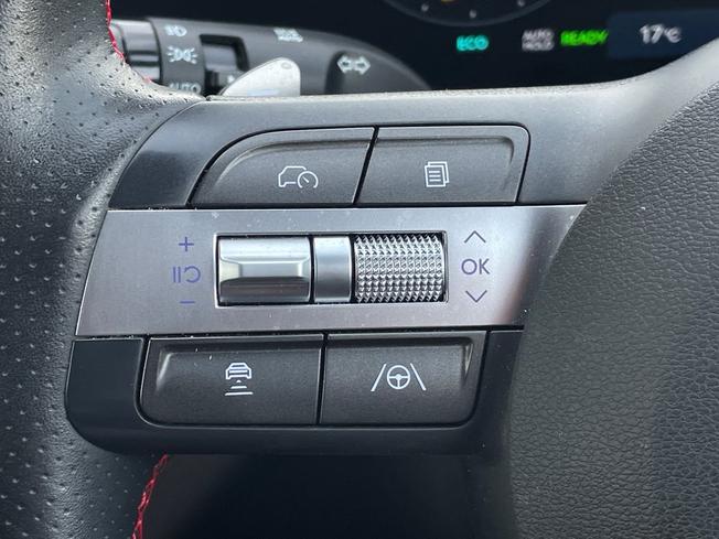 HYUNDAI Kona Photo 16