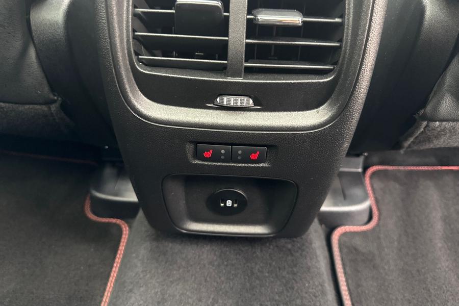 Ford KUGA Photo autoimg-3270004e5e69f870f08cc32efe05af5f559586d0.jpg